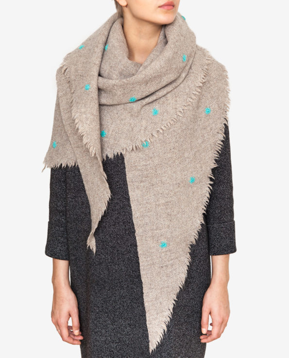 Spotty shawl